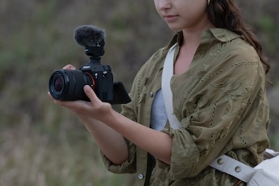 Alpha 7 V full-frame camera with advanced AI autofocus | Sony Asia Pacific