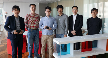 THE PINNACLE OF COMPACT PHOTOGRAPHY. THE PINNACLE OF COMPACT PHOTOGRAPHY.