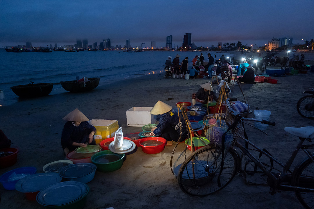 The RX100 VII brings remarkable telephoto capability to a pocket-size package, vastly expanding your options for creative expression.