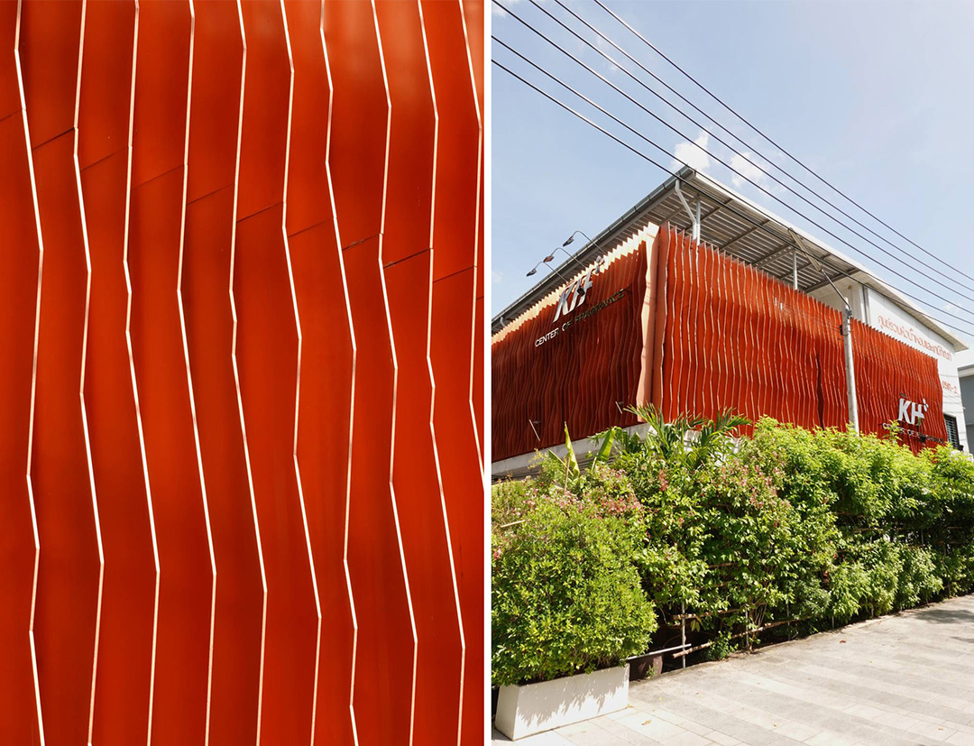 High zoom lens and large 1.0-type sensor are packed in the RX100 VII’s compact body. 